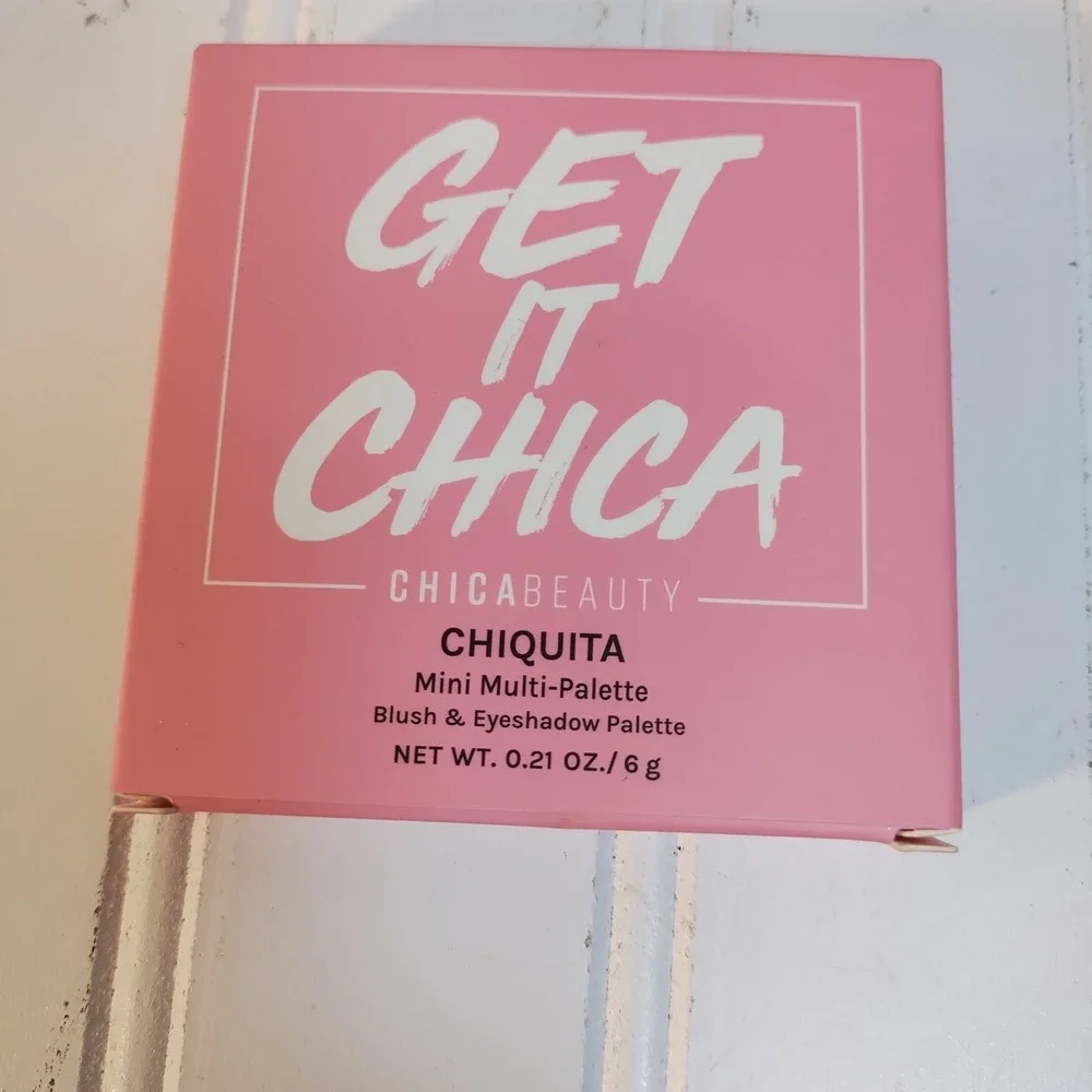 Get It Chica Chiquita Beauty Eyeshadow Blush Palette New In Box Full Size .21 Oz